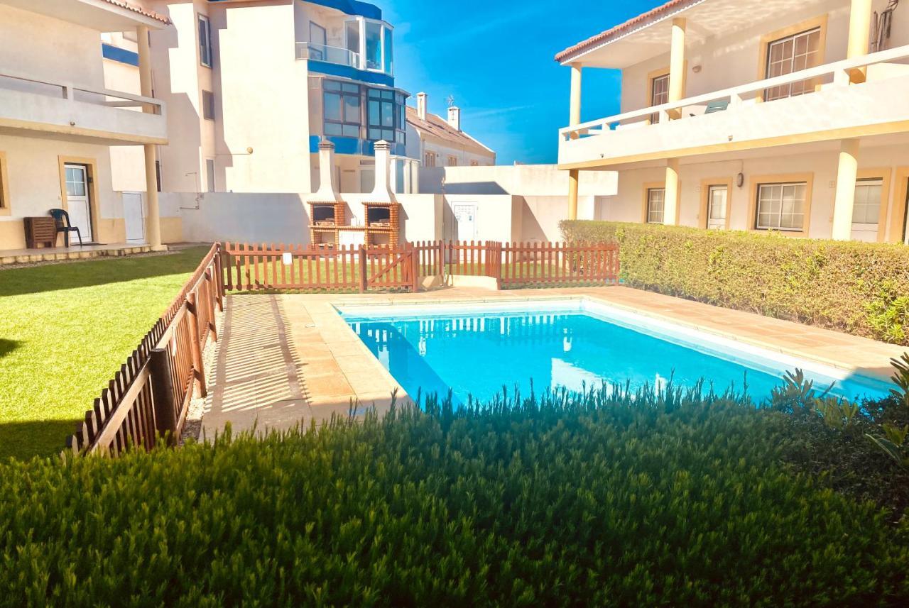 Casa Pedro - Baleal Beach, Balcony, Pool Exterior foto